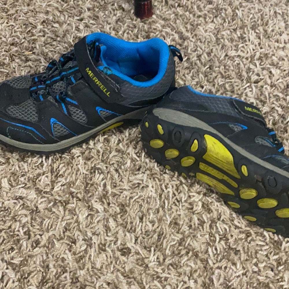 Merrel tennis shoes SIZE 1M